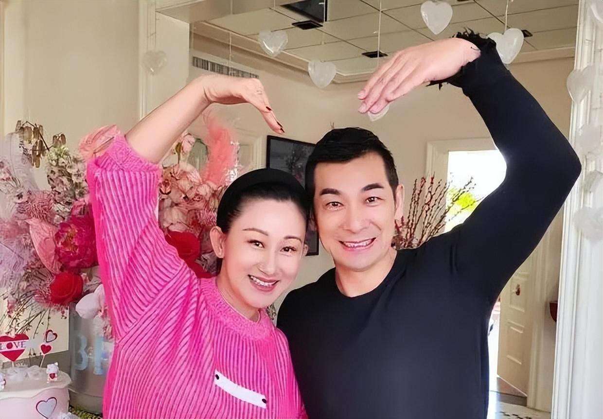 赵文卓个人资料（赵文卓：娶小8岁东北小丫，婚后连生三胎，如今一家五口其乐融融）