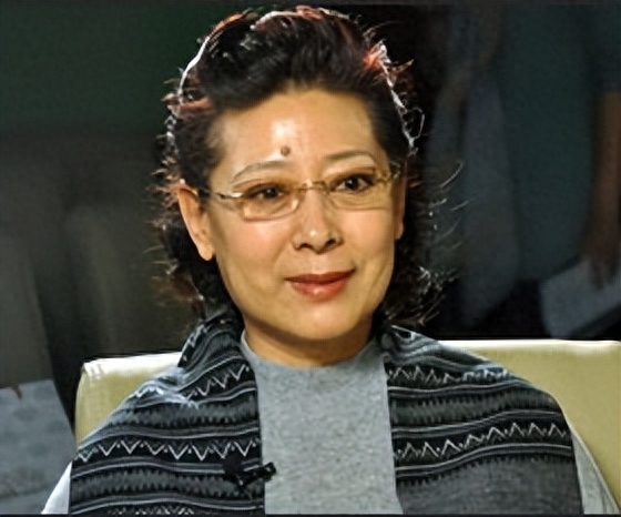 关牧村个人资料：亲情、爱情都有泪水，45岁再婚嫁高官，晚年为父亲尽孝