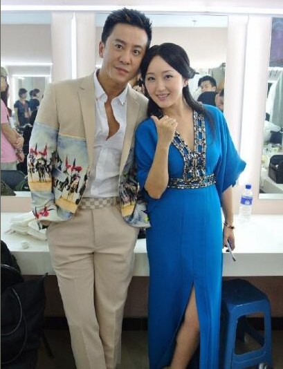 毛宁的老婆是谁(隐瞒多年,毛宁老婆终曝光,网友:难怪和杨钰莹14年都擦不出爱火)