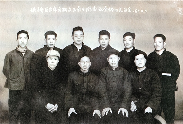 文坛老农陈忠实：饱蘸血泪写成《白鹿原》，3个子女都没沾他的光