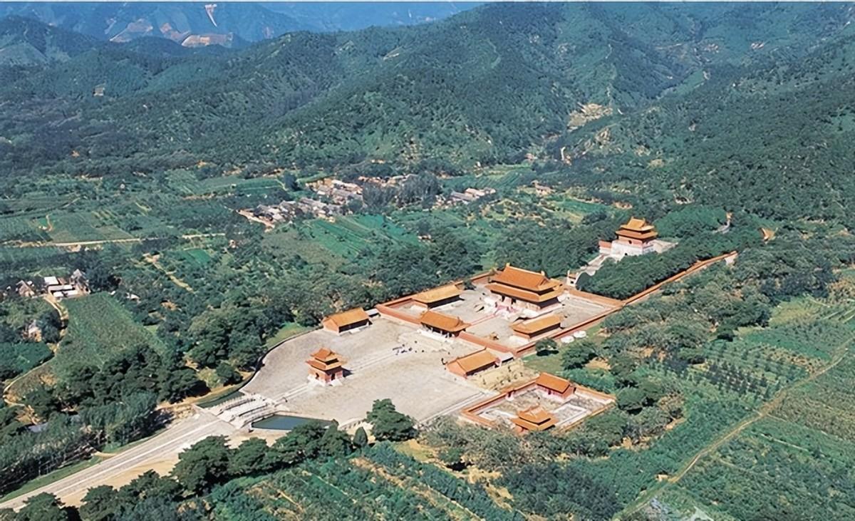 孙殿英简介及资料（孙殿英当土匪挖清陵，让人没想到，他儿子却是个万人敬仰的大人物）