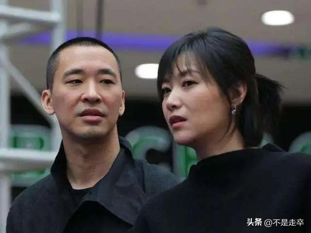 徐静蕾资料 ：晒高端泳池照，定居美国6年，已吃成胖美人