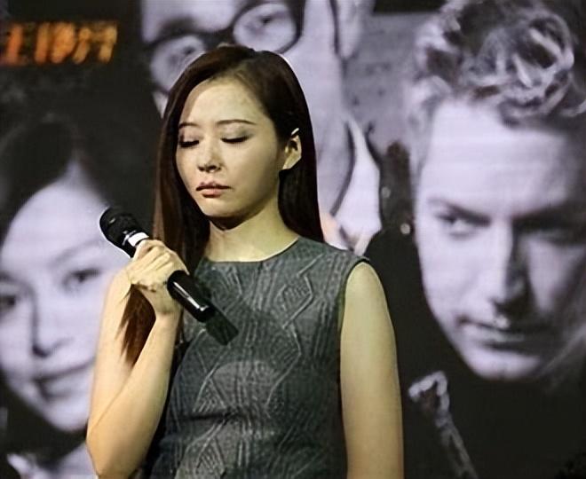 与冯轲相爱15年的张靓颖，被骗所有身家，如今离婚4年二人天差地别