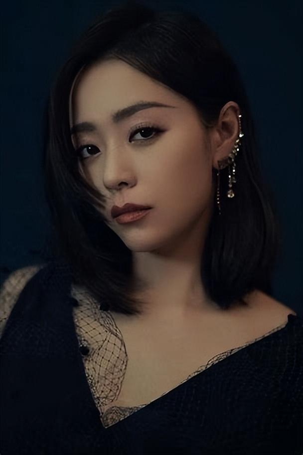与冯轲相爱15年的张靓颖，被骗所有身家，如今离婚4年二人天差地别