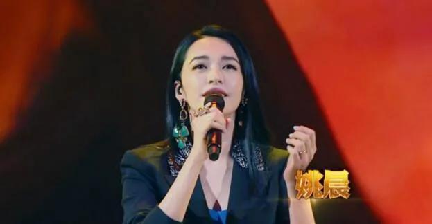 姚晨从“大嘴女孩”到“微博女王”，她凭什么那么牛？