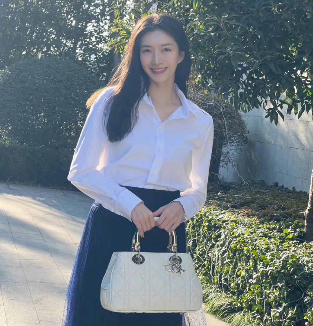 胡歌官宣当爸！唐嫣袁弘等好友送祝福，当爸爸压力给到了彭于晏