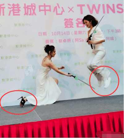 看阿娇与穿平底鞋的阿Sa同框,这才相信阿娇真实身高只有152