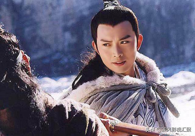 《长月烬明》黄海冰饰演白发师尊,他的沈浪太帅,标准的剑眉星目