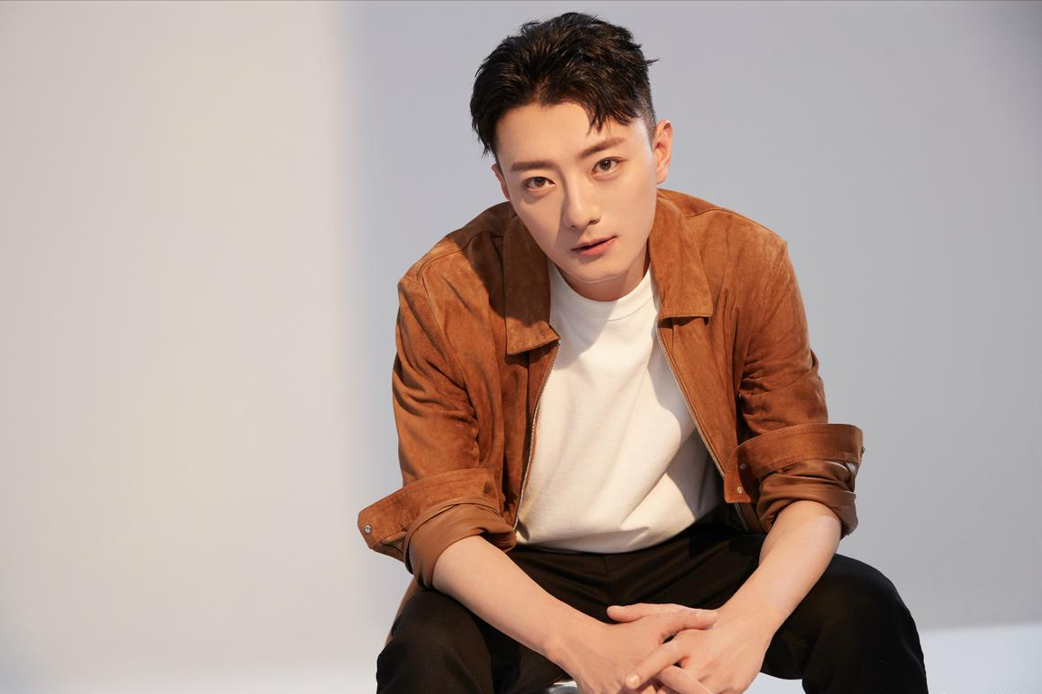 有种“剧抛脸”叫苏小玎,戏外温文尔雅,原来以前已经见过他了