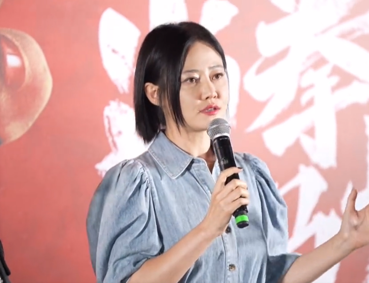 增重30斤,肋骨被打断,40度高温下暴晒,38岁的谭卓为拍戏太拼命!