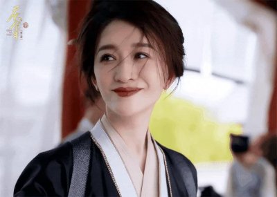 ​李小冉被曝14岁长得像外国洋娃娃，看到学生照后我明白了