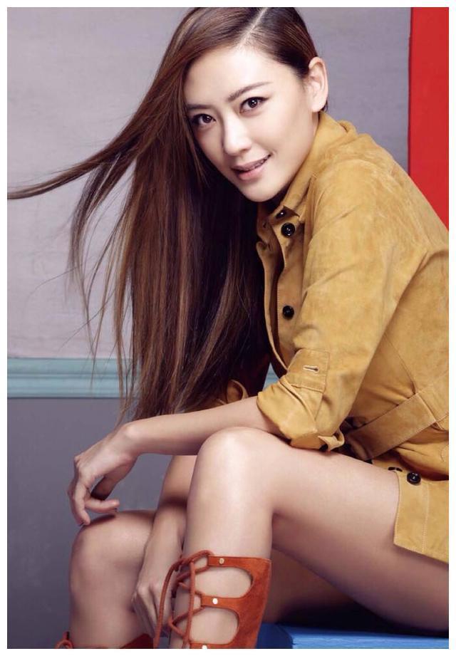 陈冠希门事件中的十五个女明星,为什么只有应采儿全身而退?