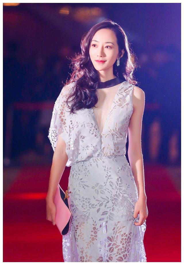 娱乐圈最强背景4大女星,景甜上榜,韩雪第2,第一呢