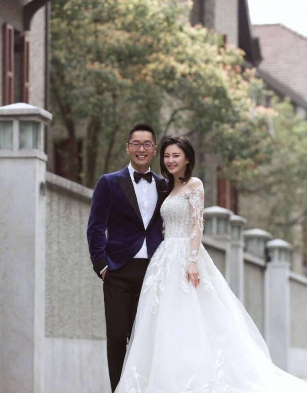 张雨绮和袁巴元携手逛街,这是复合了?知情人给出的答案出乎意料