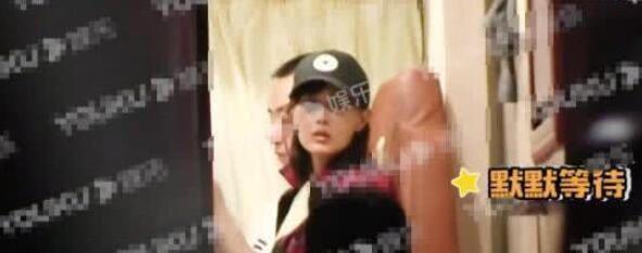 潘粤明尹姝贻深夜约会超甜,全程有说有笑感情稳定似老夫老妻