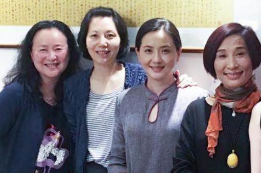 她是国家一级演员,事业巅峰期前夫离世,二婚丈夫身份显赫