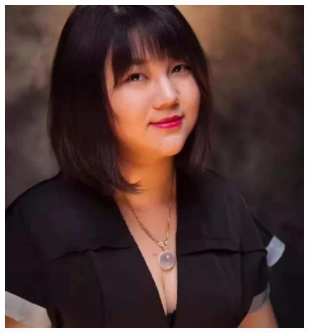 肖战:我经纪人是龙丹妮,王一博:我的是杜华,李现:都让让