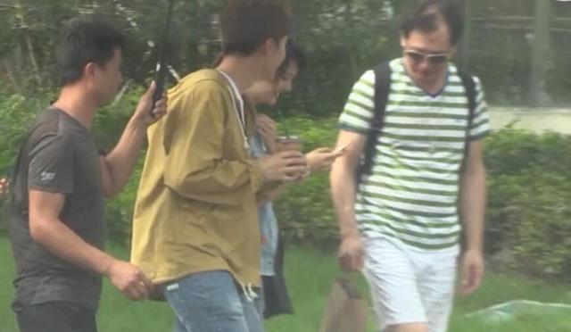卓伟曝光郑爽新恋情,举动甜蜜宛如一家人,网友:甩张翰几条街!