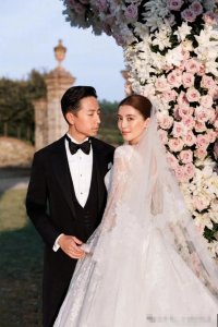 ​嫁入豪门的她，婚礼被嘲笑寒酸？_ZAKER新闻