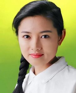 ​曾是香港“三级片女王”的她，长得比舒淇还美，今52岁却想复出