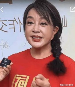 ​刘晓庆74岁情感风波：勇敢追爱与无畏人生