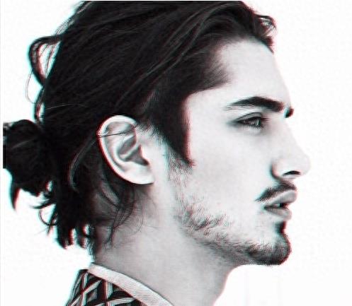 男生 扎辫子 发型图