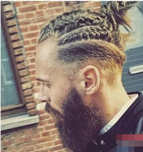 男生 扎辫子 发型图