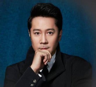 ​她是蔡国庆的妻子, 长这般模样, 怪不得51岁的蔡国庆一直不公开
