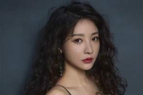 美女柳岩生活照片全集曝光，深扒柳岩近照颜值变化太大是怎么回事