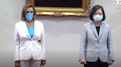 ​台媒直播画面：佩洛西与蔡英文见面