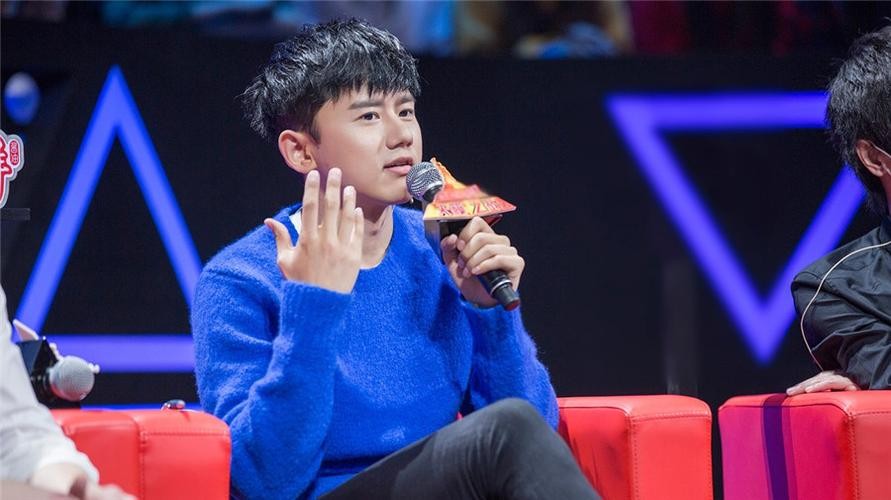 耿莲凤个人资料，朱凤莲年轻时图片,本文共（2385字）