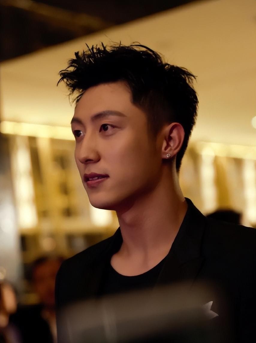 大和解!黄景瑜回应和王雨馨的关系