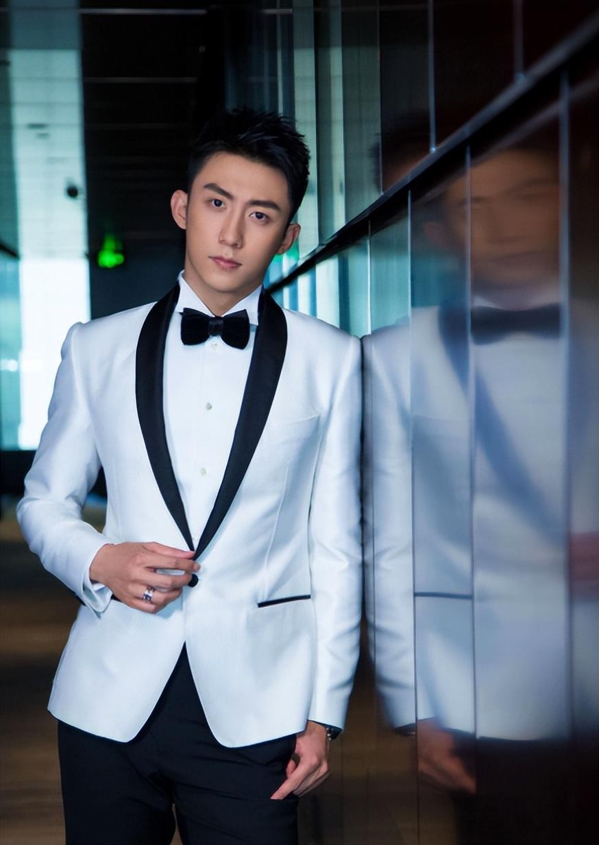 大和解!黄景瑜回应和王雨馨的关系