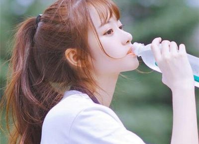 ​怎么对待爱显摆爱吹牛的人