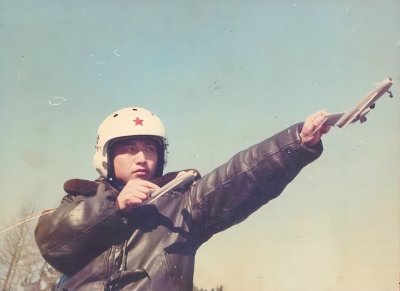 ​他是烈士王伟的儿子，主席亲自为其改名，长大后的成就令全国感动