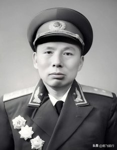 ​张仁初晚年生活：住青岛德式小楼，给学校捐图书，捐淮海战役地图