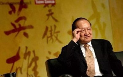 ​解放初期，得知要造原子弹，金庸反驳陈毅：中国要裤子，不要核子