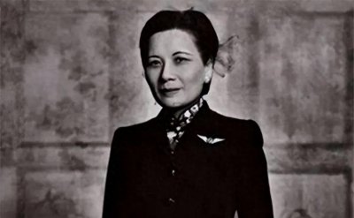 ​宋美龄晚年回台湾：拿出“特别通行证“遭拒，海关要求她拿出护照
