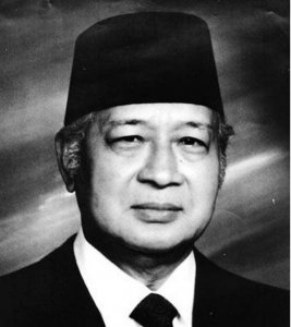 ​苏哈托，屠杀50多万华人却安享晚年？