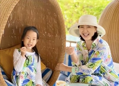 ​50岁的闫学晶：46岁生二胎，其实我是三个孩子的幸福妈妈