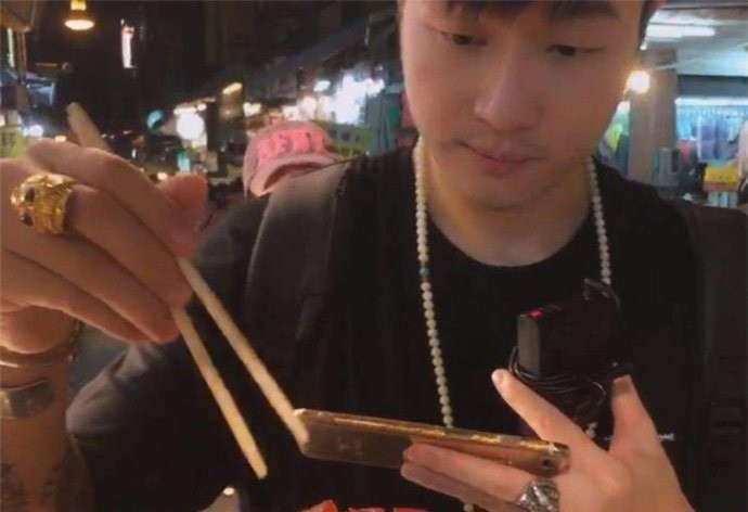 帝师为什么那么有钱 帝师什么来头能和泷泽萝拉约会