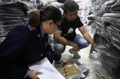 ​警惕！职业打假人，到底是市场清道夫，还是敲诈新群体