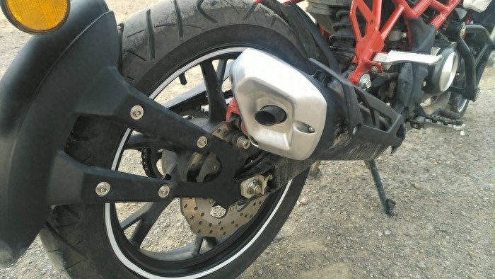 8800元买台贝纳利TNT150,帅气省油,技术却落后