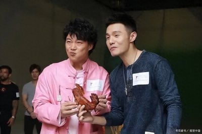 ​吹爆！陈奕迅惊喜现身李荣浩演唱会，引观众疯狂尖叫！