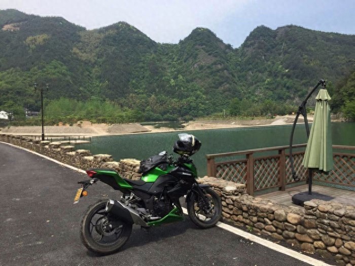 车友3.98万提川崎Z250,做工媲美GW250,性能配置很不错