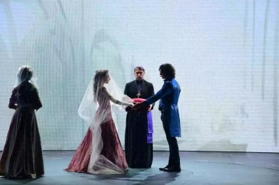 ​法语音乐剧《摇滚红与黑》| 虽然是悲剧，但无与伦比的浪漫