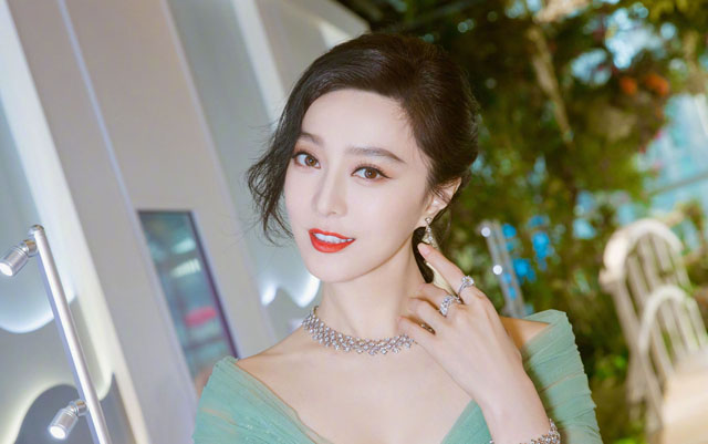 大陆最漂亮的80后女明星排行榜(中国80后最漂亮女明星)