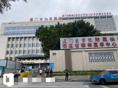 ​气愤！六旬男医生为女患者体检时趁机吸乳，事后仅被拘留5日！