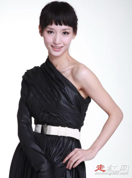 任天野妻子朱荔莘照片 发布过一张全家福