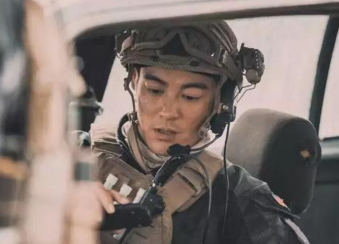 沈腾文代会证件照曝光，五官标致模样青涩，杜江都直言是其颜值粉